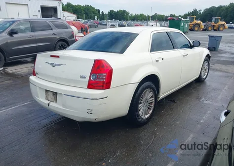 2010 Chrysler 300 Touring from USA, damaged, VIN 2C3CA4CD3AH112616